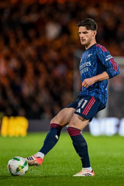 Arsenal 'den Declan Rice, 24 Eylül 2025' te İngiltere 'nin Burslem kenti Vale Park' ta oynanan 3. Carabao Kupası karşılaşmasında topu geçti.