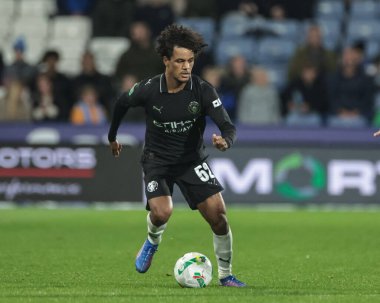 Manchester City 'den Oscar Bobb, Carabao Kupası 3. Raundda top Huddersfield Town ile Manchester City' ye karşı Accu Stadyumu, Huddersfield, Birleşik Krallık, 24 Eylül 2025