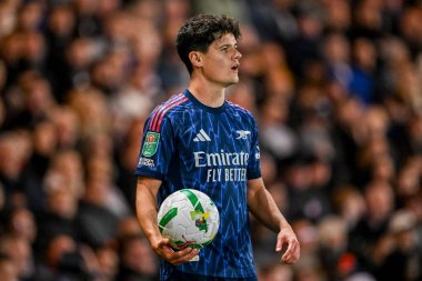 Arsenal 'den Christian Norgaard, 24 Eylül 2025' te İngiltere, Burslem 'deki Vale Park' ta oynanan Carabao Kupası 3. Raundda atış yapmak için bekliyor.