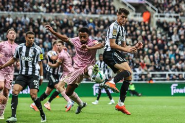 Bradford City 'den Ibou Touray, 24 Eylül 2025' te St.James 's Park, Newcastle' da oynanan Carabao Kupası 3. Raundunda Lewis Miley 'nin attığı şutu engelliyor. 