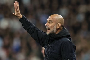 Manchester City teknik direktörü Pep Guardiola, 24 Eylül 2025 'te İngiltere' nin Huddersfield Stadyumu 'nda oynanan 3. Carabao Kupası karşılaşmasında teknik alanda tepki gösterdi.