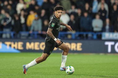 Manchester City 'den Nico O' Reilly, Carabao Kupası 3. Raundda top Huddersfield Town ile Manchester City 'ye karşı Accu Stadyumu, Huddersfield, Birleşik Krallık, 24 Eylül 2025