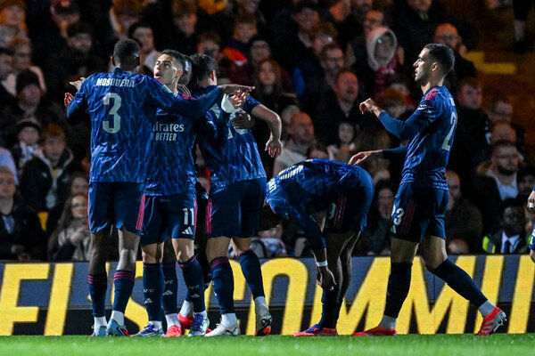 во время матча третьего раунда Кубка Карабао Порт Вейл - Арсенал в Вейл-парке, Берслем, Великобритания, 24 сентября 2025 года