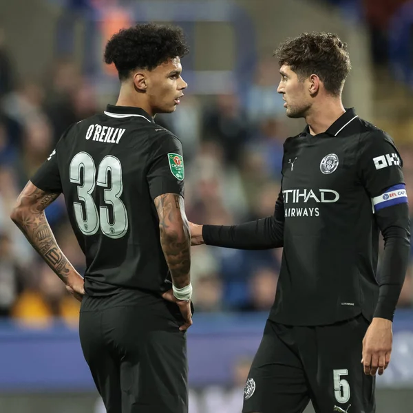 Manchester City 'den John Stones, 24 Eylül 2025' te İngiltere 'nin Huddersfield Stadyumu' nda oynanan 3. Carabao Kupası karşılaşmasında Manchester City 'den Nico O' Reilly ile konuştu.