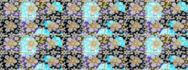 Barok tarzında altın çiçekli süs. Damask pürüzsüz yineleme kalıbı. Antika altın tekrarlanabilir duvar kağıdı. Tarafsız ve mavi renkler üzerine altın element.