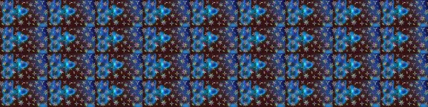 Gömlek baskısı için çiçek boyası. Çiçek desenli eskiz. Mavi ve kahverengi renkte çiçekler.