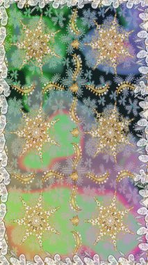 Altın çiçekli, pürüzsüz desen. Damask arkaplanı. Tarafsız ve gri renklerde altın bir element. Barok tarzında altın çiçekli süs..