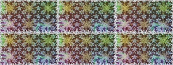 Barok tarzında kusursuz bir doğulu süsü. Kahverengi ve nötr renklerde geleneksel altın desenli Raster.