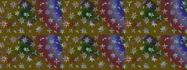 Kumaş desenli papatya çiçeği detayı. Yeşil ve kahverengi renkte çiçekler.