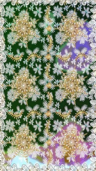 Altın elementlerle nötr renklerde altın desen. Çiçek kiremitleri. Kusursuz desenli oryantal süs. Raster altın tekstil baskısı. İslam tasarımı.