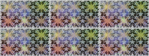 Gri ve nötr renklerde altın elementlerle geleneksel altın sarısı desen. Barok tarzında kusursuz bir doğulu süsü..