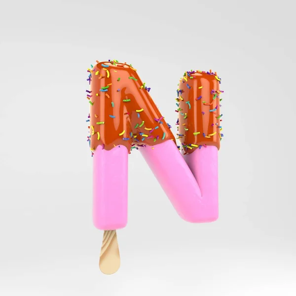 Письмо-мороженое N в прописке. Розовый фруктовый шрифт эскимо с карамелью и брызги изолированы на белом фоне . — стоковое фото