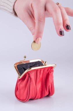 küçük kırmızı sikke çanta