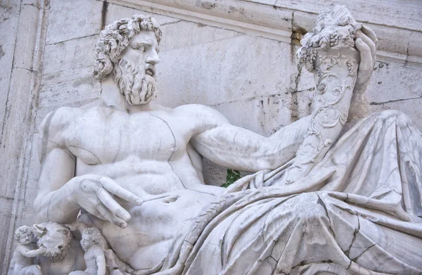 Posąg Boga Rzeki Tyber Piazza Del Campidoglio Rome — Zdjęcie stockowe