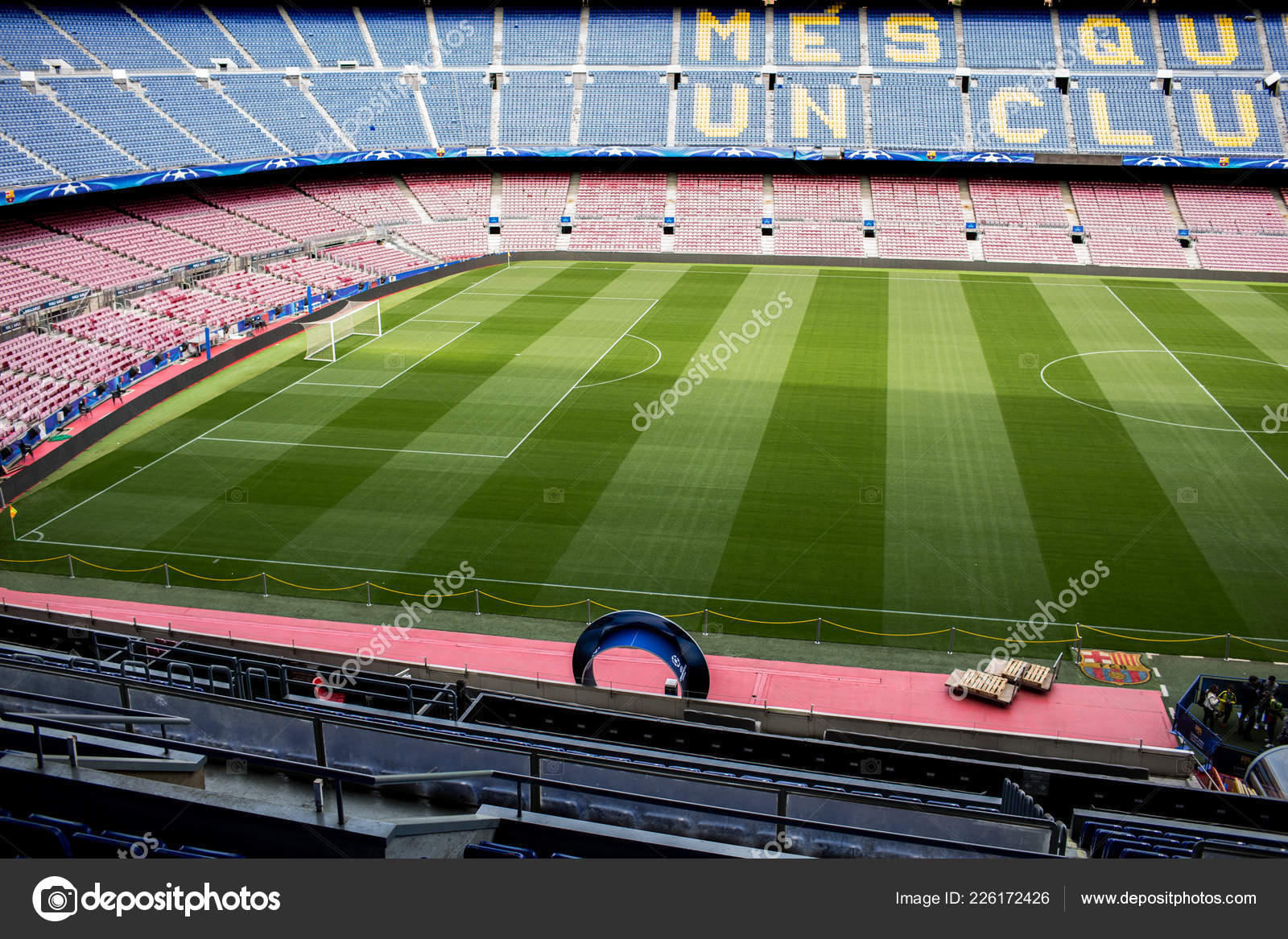 西班牙巴塞罗那2018年4月2日诺坎普体育场—— 库存社论照片© orlio #226172426