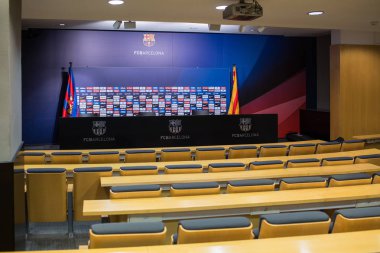 Barcelona, İspanya - 2 Nisan 2018: Camp Nou Stadyumu, basın toplantısı Oda.