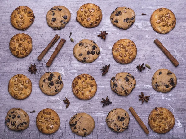 Padrão Natal Com Deliciosos Biscoitos Caseiros Canela Anice Uma Mesa — Fotografia de Stock