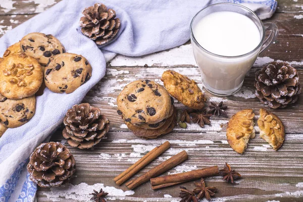 Biscoitos Naturais Recém Assados Para Papai Noel Com Xícara Leite — Fotografia de Stock
