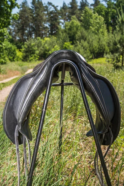 Black Saddle Natural Leather Horse Special Metal Platform Background Blurred — Stock Photo, Image