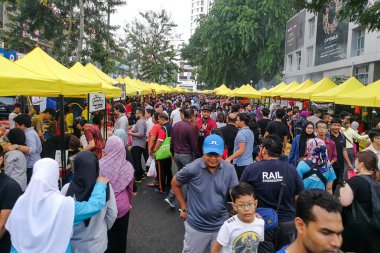 Kuala Lumpur, 23 Mayıs 2018: iftar için yiyecek ve içecek veya hızlı Müslüman oruç Ramazan ayı boyunca kırılma sokak ın Bazaarı mutfağı satan satıcıları