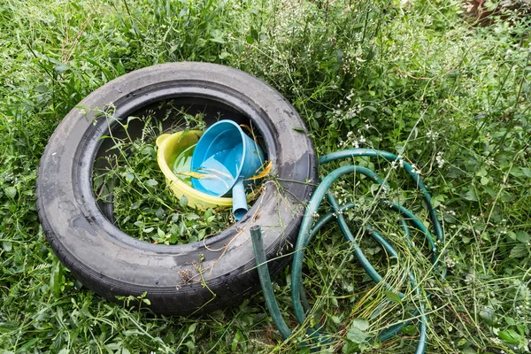 Standing Water Trapped Tire Containers Dirty Environment Breed Mosquito — Stock Photo, Image