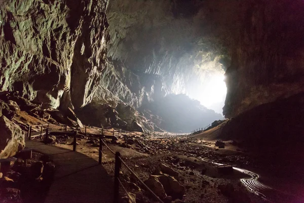 Большая Камера Оленьей Пещере Национального Парка Мулу Саравак Малайзия — стоковое фото