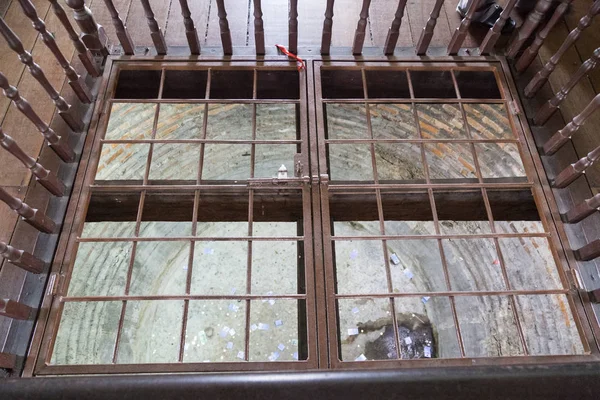 Teluk Intan, Malezya, 1 Mayıs 2018: Menara Condong veya Teluk Intan Leaning Tower popüler bir turistik 's. Bir kuyu içinde iç zemin kat vardır