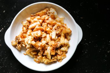 Kızarmış havuç kek veya Cai Tau Kueh, Malezya Çin arasında popüler yerel incelik olduğunu