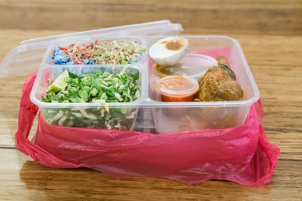Wadah Makanan Plastik Yang Nyaman Tapi Ramah Lingkungan Dan Kantong — Stok Foto
