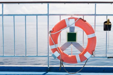 Gemide acil hayat şamandıra cruise gemi güvenlik gereği olarak