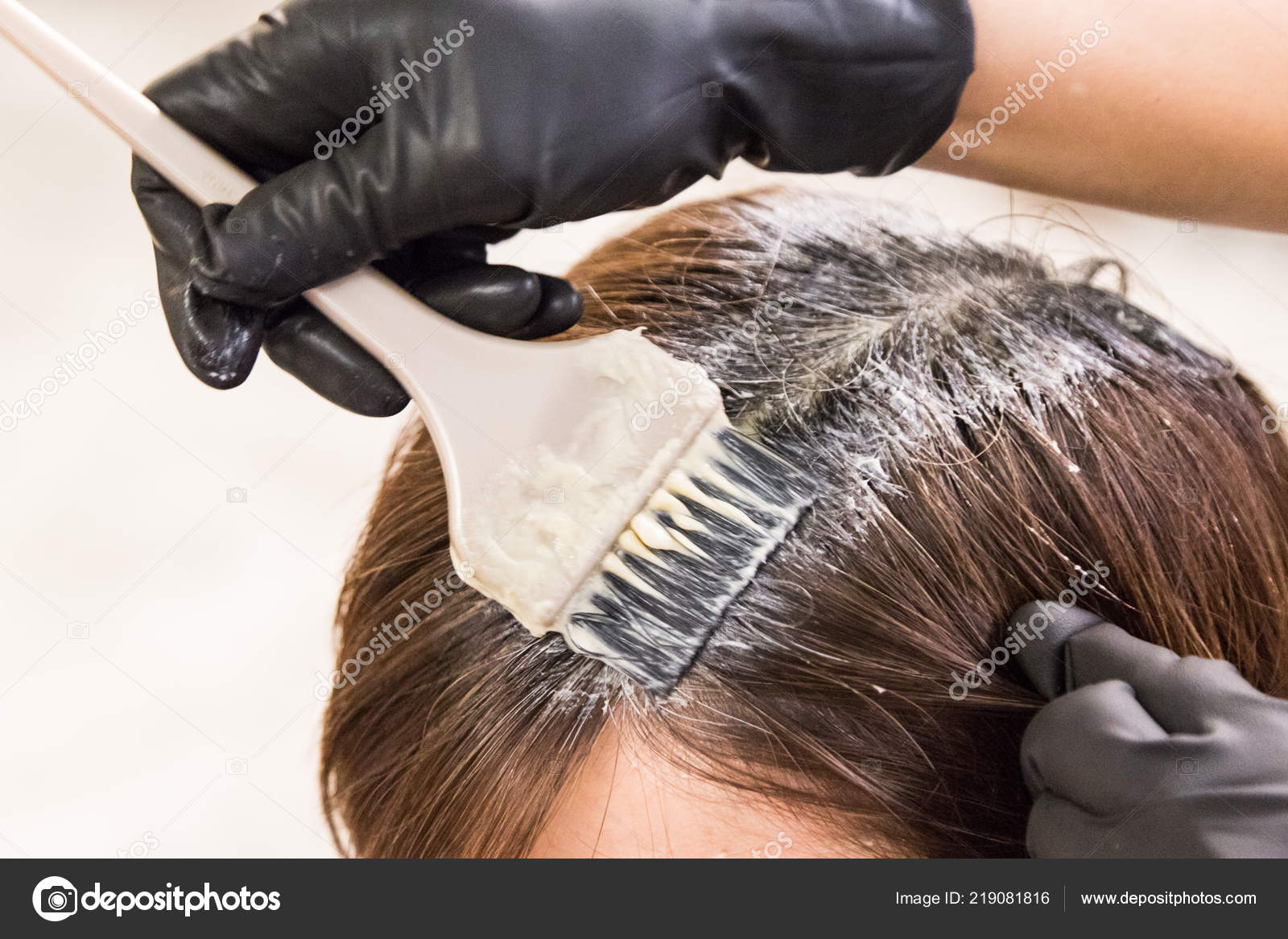 Closeup Hair Dresser Applying Chemical Color Dye Hair Customer Salon Stock Photo by ©Thamkc 219081816 Closeup Hair Dresser Applying Chemical Color Dye Hair Customer Salon Stock Photo by ©Thamkc 219081816