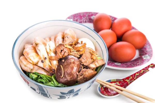 Sajikan Mangkuk Mie Ulang Tahun Cina Dengan Makanan Laut Daging — Stok Foto