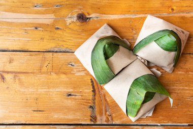 Muz yaprak sarma basit otantik nasi lemak Malezya popüler kahvaltı