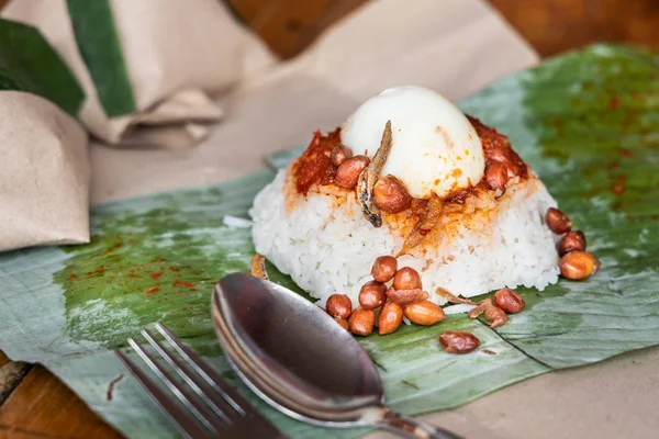 Enkla Äkta Nasi Lemak Inlindad Bananblad Populär Frukost Malaysia — Stockfoto