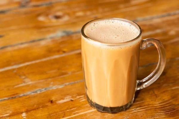 Teh Tarik Atau Teh Susu Minuman Populer Malaysia Untuk Semua — Stok Foto