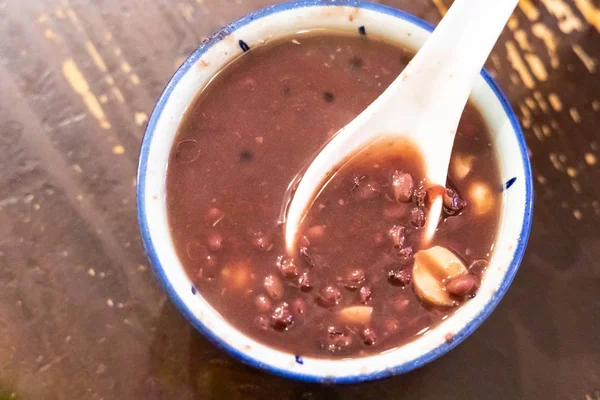 Kacang Merah Atau Sup Manis Azuki Dengan Biji Teratai Populer — Stok Foto