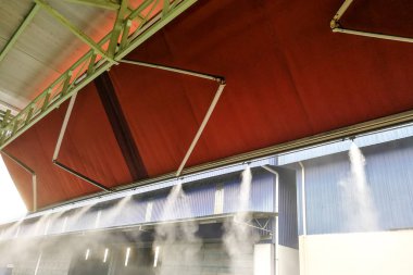 Soğutma sistemi su sis restoran sıcak tropikal iklim, ortam sıcaklığı düşürür