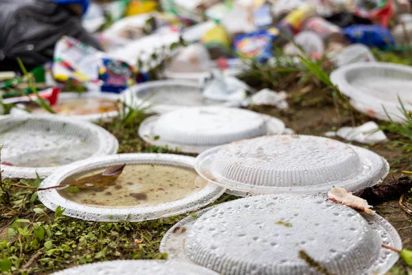 垃圾中塑料不可生物降解的垃圾的杀灭 — 图库照片