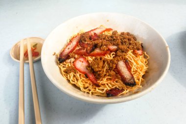 Basit hiçbir fırfırlar Sarawak kolok bana, Malezya popüler gıda