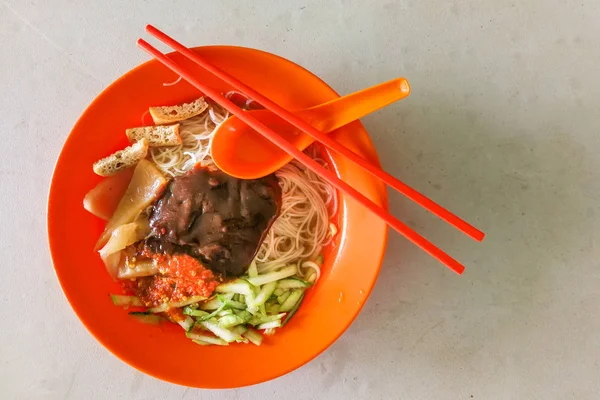 Sarawak Bihun belacan s sotong, populární kuchyně v Kuching — Stock fotografie