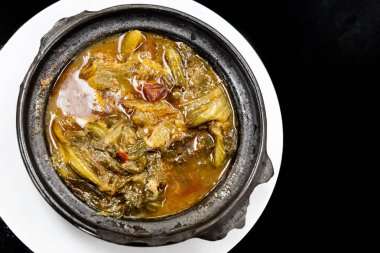 Claypot geleneksel Çin ekşi baharatlı hardal sebze incelik
