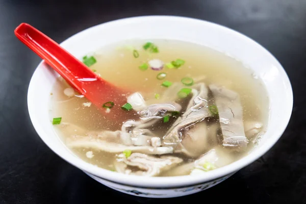 Varkens maag peppar soep, delicatesse voedsel onder de Chinese — Stockfoto