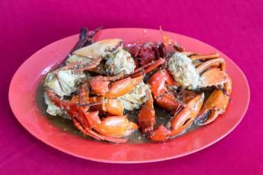 Basit tatlı ve ekşi biber yengeç porsiyon