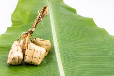 Ketupat, Pirinç köfte popüler Malay gıda Hari Raya kutlama sırasında