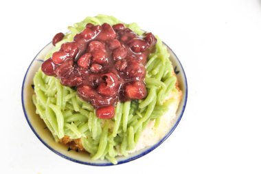 Ferahlatıcı cendol, kırmızı fasulye, tıraşlı buz üzerinde santan, Malezya incelik
