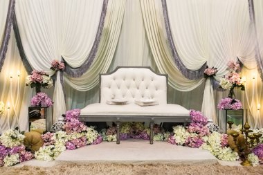 Malezya 'da Singgahsana adında bir düğün töreni koltuğu