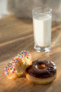 Fincan süt ile lezzetli börekler