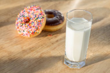 Fincan süt ile lezzetli börekler