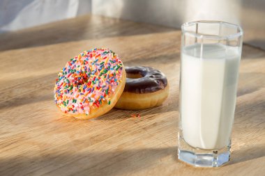 Fincan süt ile lezzetli börekler