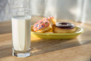 Fincan süt ile lezzetli börekler